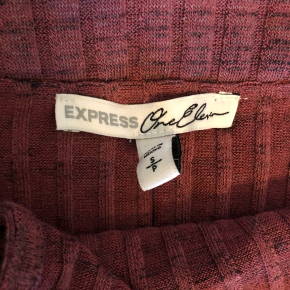 Express Ribbed Off The Shoulder Tee - Picture 2 of 5